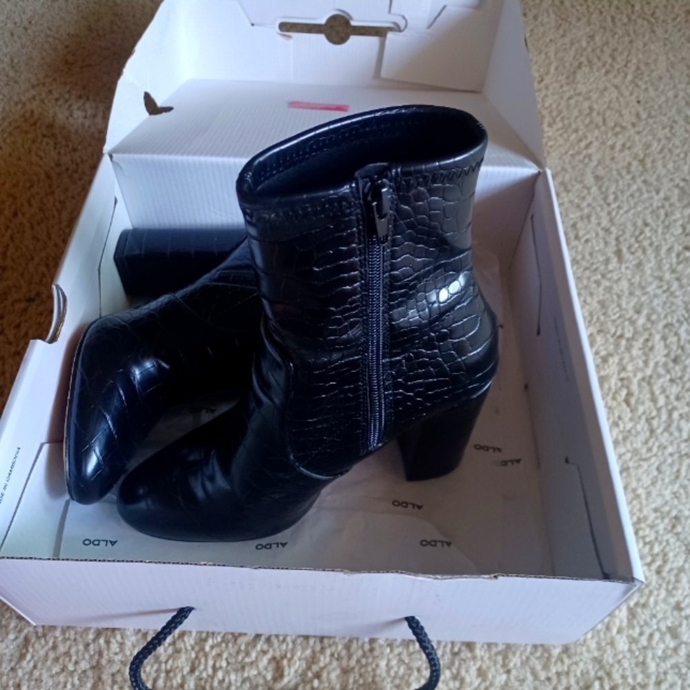 Aldo boots size 7m